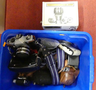 Lot 169 - A collection of cameras, to include a Zenith...