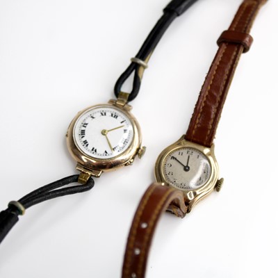 Lot 315 - A lady's vintage 9ct gold cased manual wind...