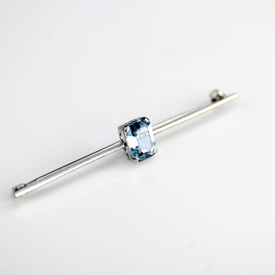 Lot 325 - An Art Deco 14ct white gold and platinum...