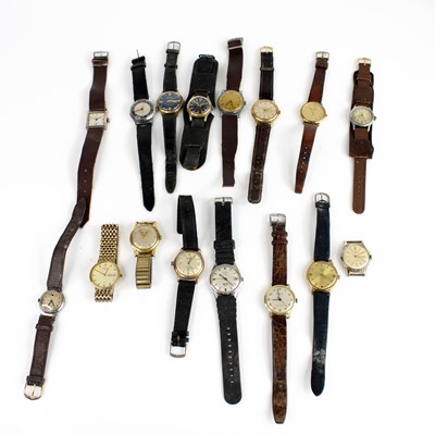 Lot 362 - A collection of gents' vintage wristwatches...