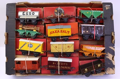 Lot 130 - 12 Hornby 0-gauge wagons to include an SR...