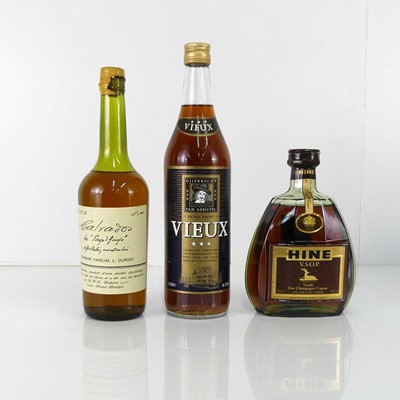 Lot 1261 - Calvados VSOP Pays d'Auge Domaine Familial L....