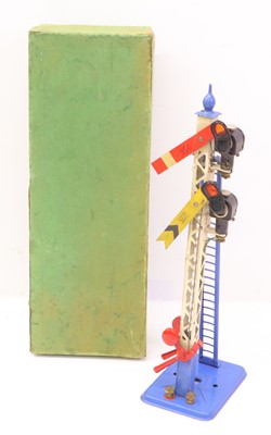 Lot 123 - 1936-8 Hornby No.2E, 0-gauge double arm...