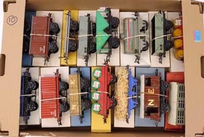 Lot 155 - Large tray 15 of Hornby 0-gauge 4-wheeled...