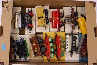 Lot 162 - Large tray of 13 Hornby 0-gauge 4-wheeled...