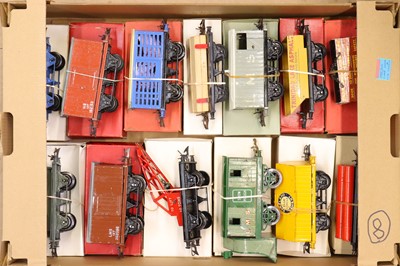 Lot 161 - Large tray containing thirteen Hornby...