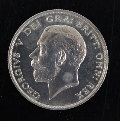 Lot 19 - Great Britain, 1911 half crown, obv: uncrowned...