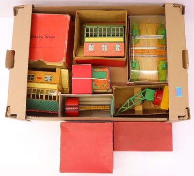 Lot 159 - Large tray containing Hornby accessories: 1931-...