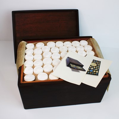 Lot 178 - A large collection French plaster intaglios,...
