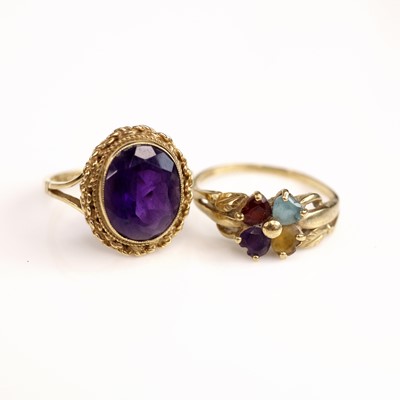 Lot 233 - Two 9ct yellow gold rings, being an oval...