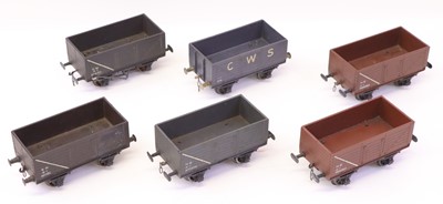 Lot 283 - Six Leeds Model Company Bakelite 7 plank open...