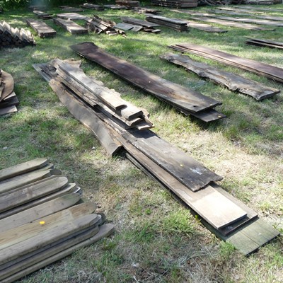 Lot 544 - A quantity of principally oak sawn planks and...