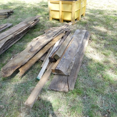 Lot 552 - Assorted sawn hardwood panels and posts,...