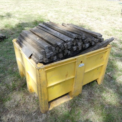 Lot 553 - A large quantity of 1¾" square wooden batons -...