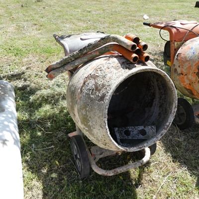 Lot 411 - A Belle Minimix 150 electric cement mixer