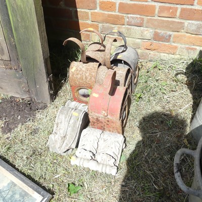 Lot 625 - Five highway lamps; together with stone corbels