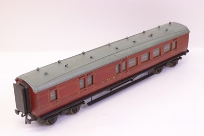 Lot 258 - A Milbro 0 gauge 1926 Standard wooden corridor...