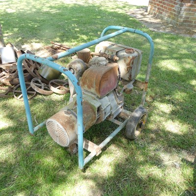 Lot 850 - A Petter Type AA1 No.67840 engine and...
