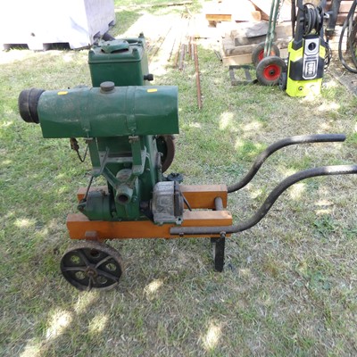 Lot 854 - A Lister D9 2 hp fuel powered stationary...