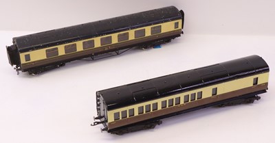 Lot 265 - Two Exley 0 gauge coaches to include a GWR all-...
