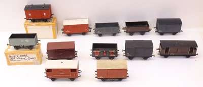 Lot 284 - A collection of 0 gauge coarse scale Bassett...