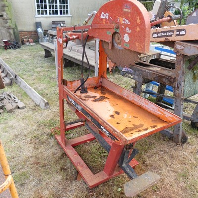 Lot 415 - A Clipper CM501 Major masonry saw