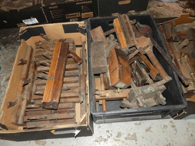 Lot 727 - A large quantity of moulding planes in five boxes