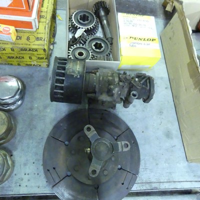 Lot 916 - Sundry car parts to include a Lucas B90...