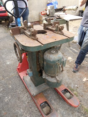 Lot 432 - A Central three phase spindle moulder