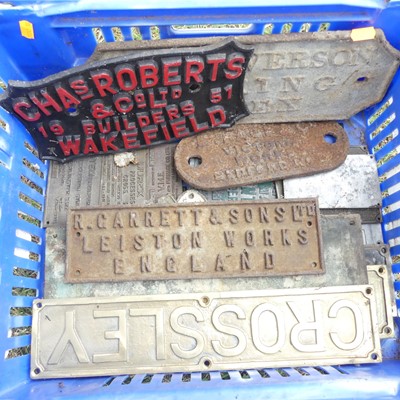 Lot 871 - A crate containing a quantity of mixed...
