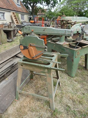 Lot 397 - A Dewalt three phase radial arm saw