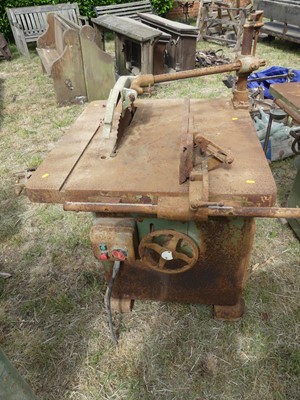 Lot 391 - A Wadkin of Bursgreen cast iron heavy duty...