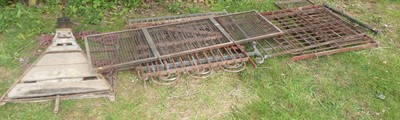 Lot 654 - Assorted iron railings, cast iron single gate,...