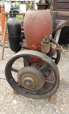 Lot 811 - A Petter of Yeovil 2HP single cylinder fuel...