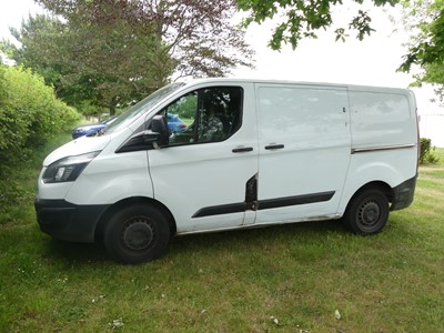 Lot 499 - A 2016 Ford Transit custom van, Registration...