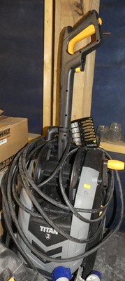 Lot 31 - A Titan 2DSS heavy duty electric jet wash system