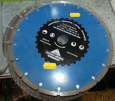 Lot 32 - A quantity of 23mm dry cutting diamond disc...