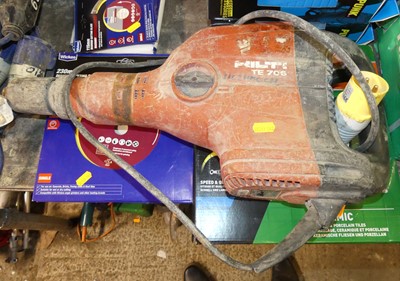 Lot 42 - A Hilti TE706 heavy duty electric breaker