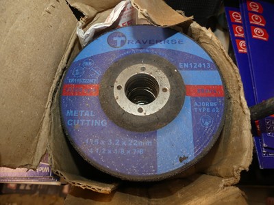 Lot 83 - A box of Traverse EN12413 metal cutting blades