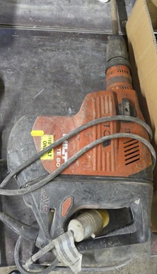 Lot 97 - A Hilti TE80 breaker