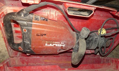 Lot 119 - A Hilti TE1000-AVR heavy duty breaker
