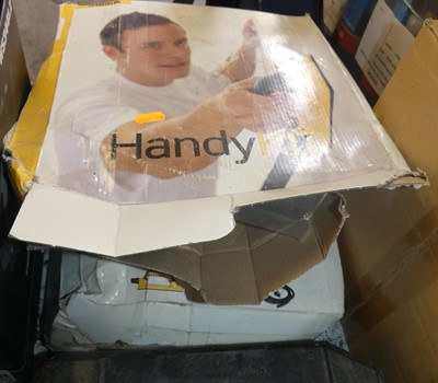 Lot 151 - A boxed Handy Kit wallpaper stripper