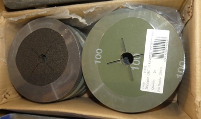 Lot 175 - A quantity of 100-grit sanding discs