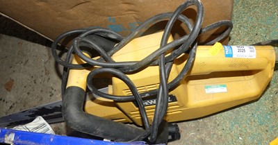 Lot 267 - A Dewalt electric hedge cutter