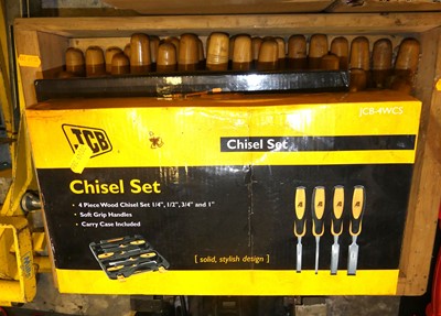 Lot 289 - A quantity of chisels and sets, to include JCB