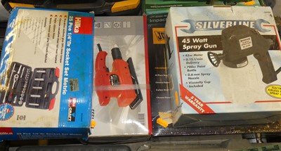 Lot 297 - A 45w spray gun, JCB screwdriver set, Hilco...