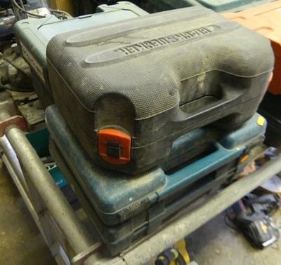 Lot 344 - A quantity of builders workshop tools, to...