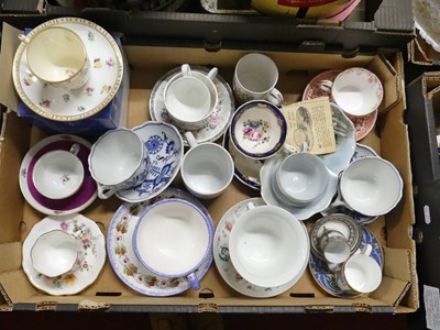 Lot 120 - A collection of ceramics, to include an early...