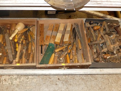 Lot 368 - A large quantity of caprentry tools, to...