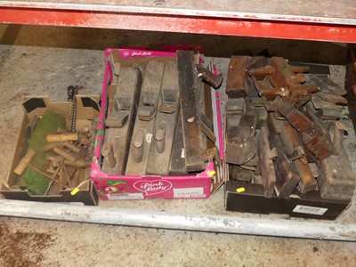 Lot 369 - Three boxes of assorted carpentry tools,...